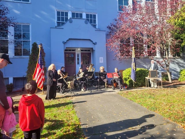 Neighbors Unite at Sunnydale to Honor Local Veterans