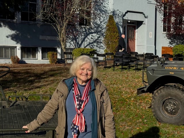 Neighbors Unite at Sunnydale to Honor Local Veterans