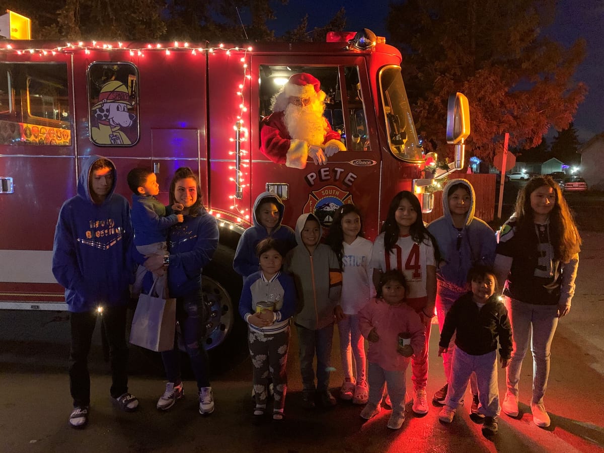 Santa Parade & Holiday Food Drive Kicks Off Dec 1 in Des Moines