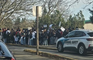 Highline Students Continue to Walkout, Parents Ask Who is in Charge?