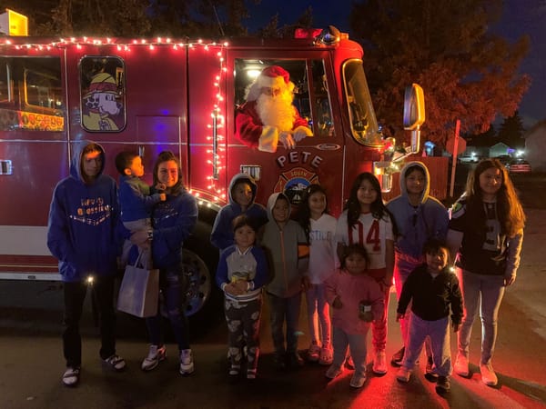 Santa Parade & Holiday Food Drive Kicks Off Dec 1 in Des Moines